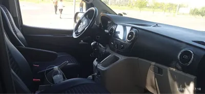 Минивэн JAC M3, чёрный 1