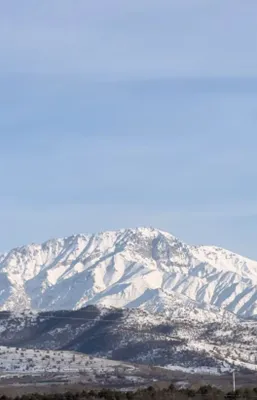 Hovli uy sotiladi Oqtoshga 5 km UGLAVOYDA fasadi 27×31 m 1
