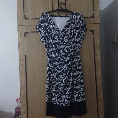 Модное платье срочно продаётся 1