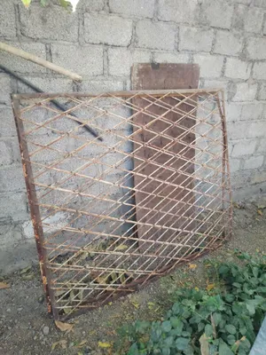 2 ta metall panjara sotiladi