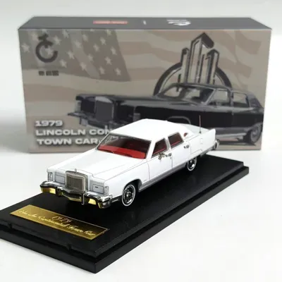 1:64 Lincoln Continental 1979 машинка авто 1