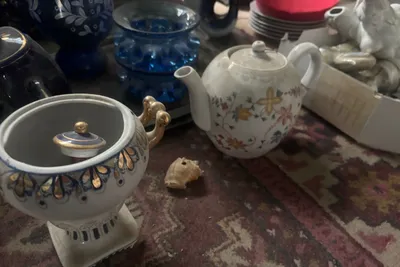 Фарфоровая самовар и чайник