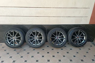 Диск Vossen с шиной 215/45 R17 в хорошем состоянии для Jentra и Lasetti 1