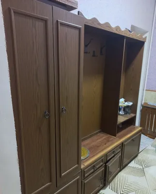 Продаётся прихожая стенка 1
