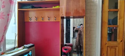 Продаётся шкаф для одежды с вешалкой 1