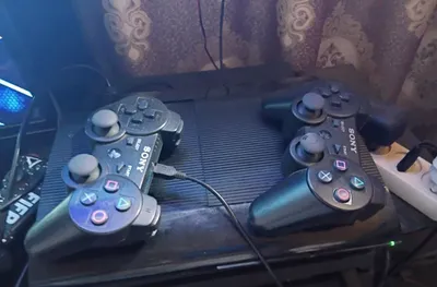 PS3 Super slim 23 o'yini bor 2 djostik bor . 1