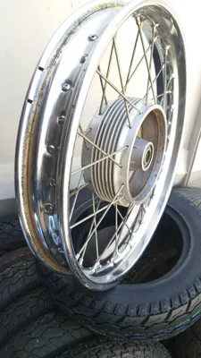 JAWA mototsikli uchun 18 dyuymli disk sotiladi, holati a’lo. 1