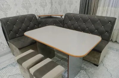 Burchak mebeli sotiladi