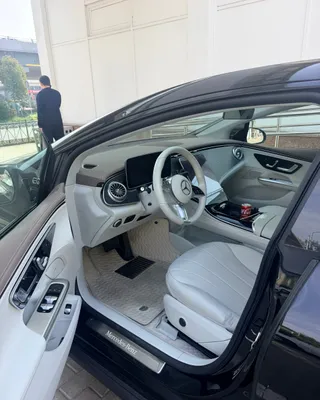 Mercedes EQE 300 1