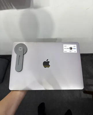 MacBook Pro i5 8/256 ГБ 1