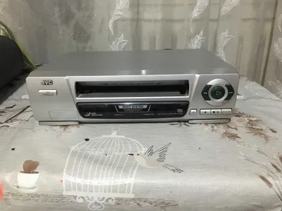 JVC Multi System videomagnitofoni ehtiyot qismlar yoki ta’mir uchun.