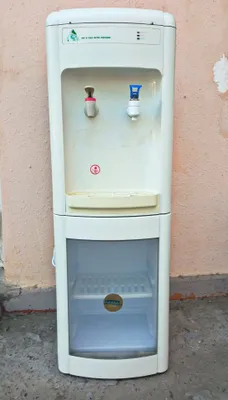 Кулер для воды. Shaffof 1