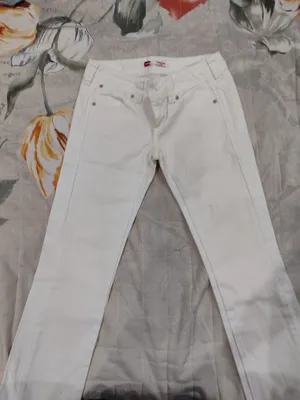 ayollar shimi Levis 1