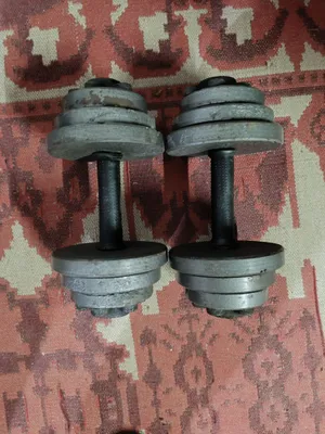 har biri 10 kg dan yig‘iladigan gantellar