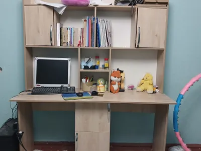 Продаётся учебный стол