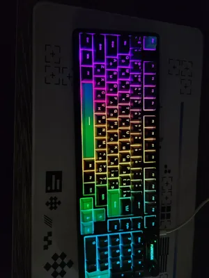 mexanika klaviatura rgb chiroqli yengi HOLATI god