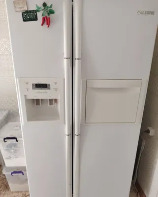 Холодильник SAMSUNG 1