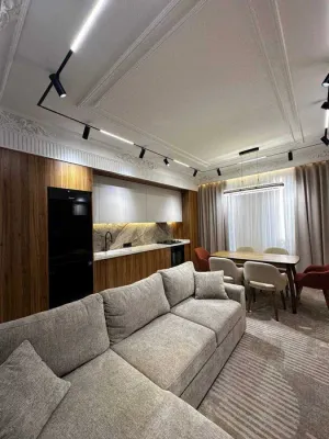 MEGA PLANET orqasida, Yunusobod 2 xonali 75 m², metro yaqin 1