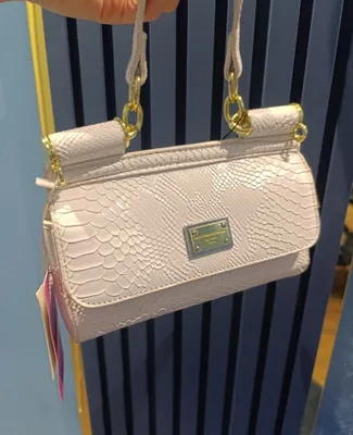 Компактная и удобная сумочка Dolce Gabanna 1