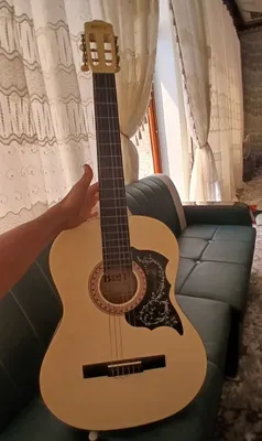 Гитара из качественной древесины 1