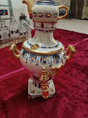 Продаётся фарфоровый самовар 1