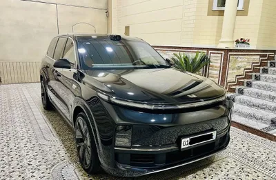 Lixiang L9 MAX полностью чистый 1