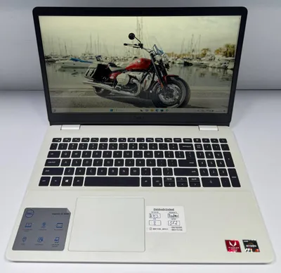 Ноутбук DELL 1