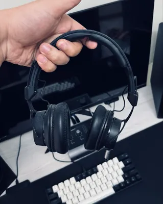 Продается Audio-Technica ATH-M50