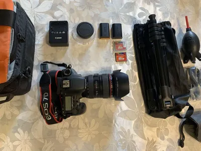 Canon 7d to‘liq komplektda 1