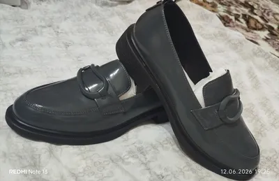 Продам новые лакированные лоферы 1