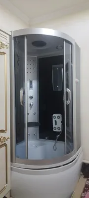 Душевая кабина в хорошем состоянии