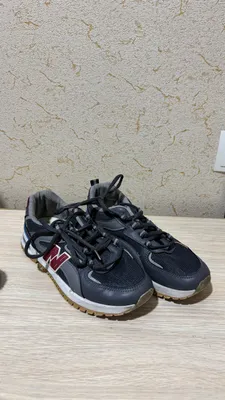 Женские кроссовки 1