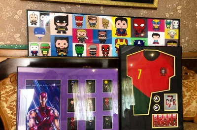 Картины рамки коллекционные Marvel и Рональдо 1