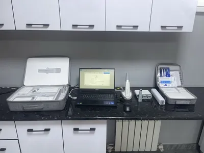 Intraoral skaner (Aoralscan 3 Wireless) 1