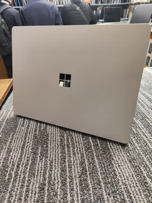 Microsoft Surface Ryzen 5 1