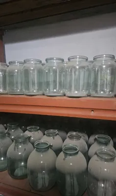 Turli hajmdagi bankalarni sotaman (1 l, 2 l, 3 l)