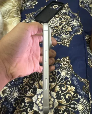 iPhone 17 Pro SIM/eSIM 1