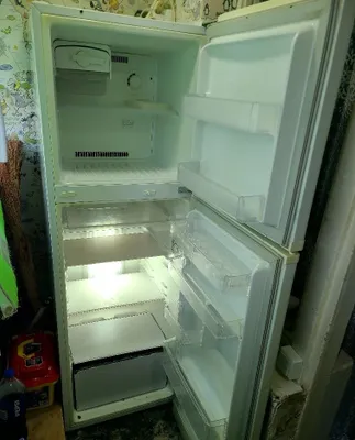 Продаётся холодильник, состояние среднее, работает очень хорошо, мастера не видел, в целом хороший 1