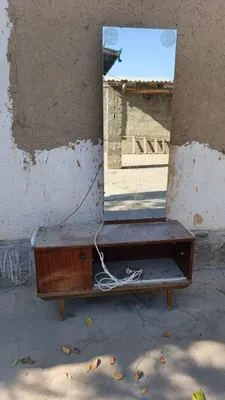 Срочно продаётся трюмо 1