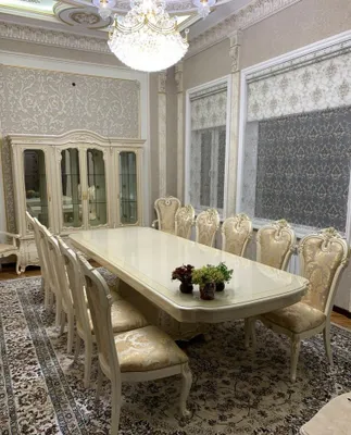 Продаётся стол со стульями китайского производства. 1