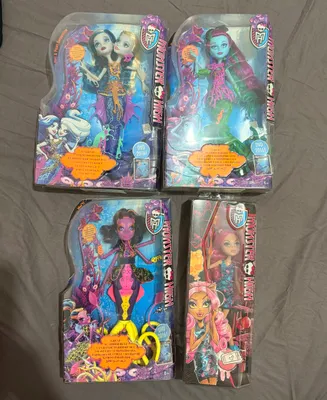 Qutilardagi Monster High qo‘g‘irchoqlari