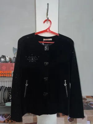 ayollar kostyumi bejirim 48 razmer 1