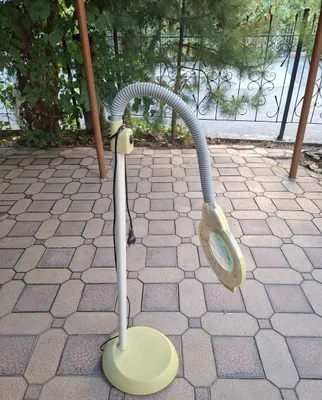 Kosmetologlar uchun lampa