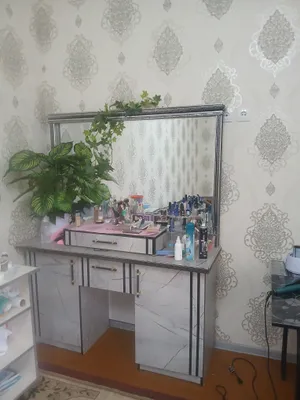 Гримёрный столик с зеркалом