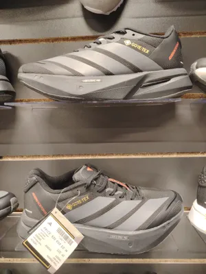 Кроссовки adidas