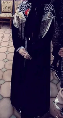 abaya kiyilgan
