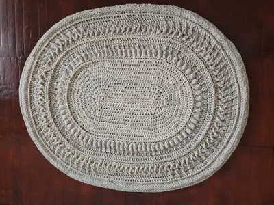 Qo‘lda tayyorlangan gilam sotiladi