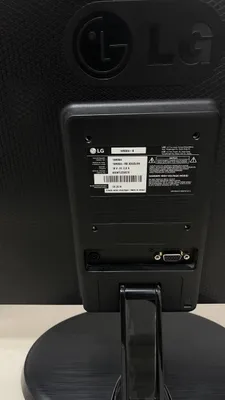 Монитор LG 19 дюймов с клавиатурой 1