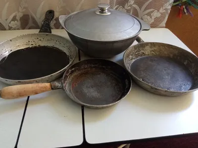 Три сковородки б/у 1