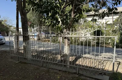 Temir panjara ikkta darvozasi bilan 40 mertr 1